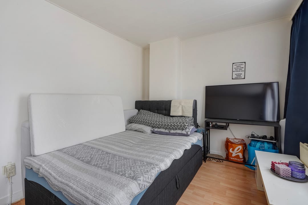 Historic Apartment with Renovation Potential in Den Haag Centre — 31