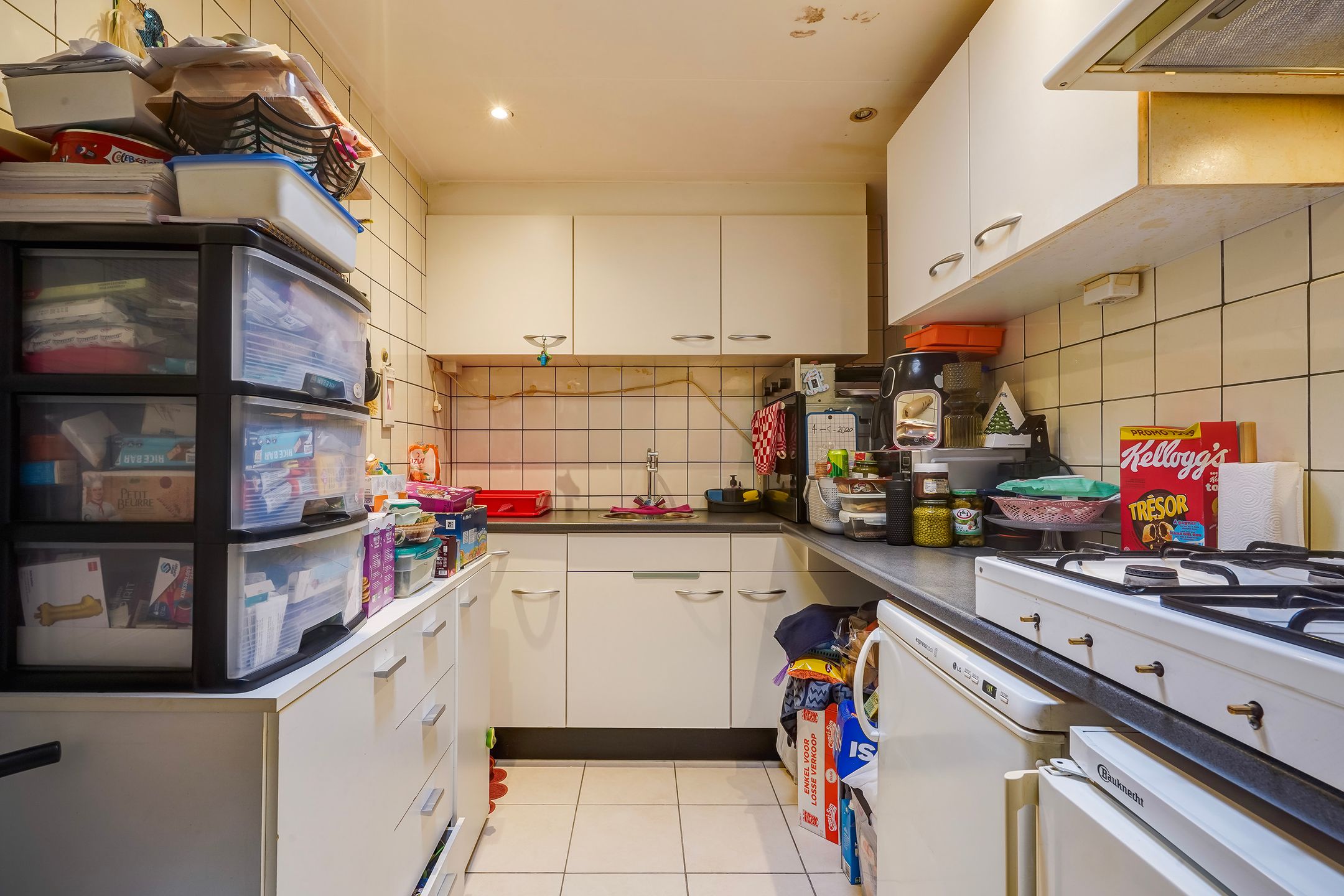 Historic Apartment with Renovation Potential in Den Haag Centre — 30