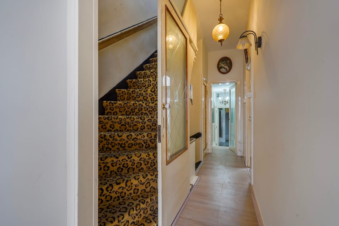 Historic Apartment with Renovation Potential in Den Haag Centre — 26