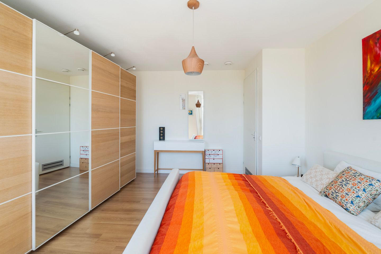 Spacious 4-Room Apartment with City Views, Terrace and Two Parking Spaces in Valkenboskwartier — 19