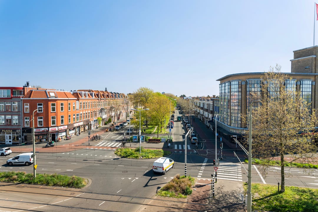 Spacious 4-Room Apartment with City Views, Terrace and Two Parking Spaces in Valkenboskwartier — 32
