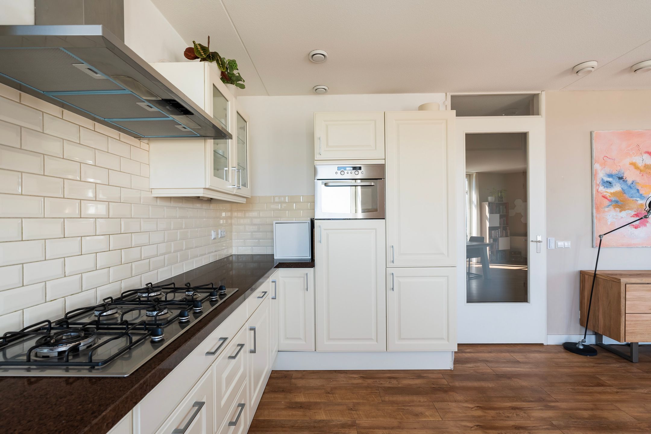 Spacious 4-Room Apartment with City Views, Terrace and Two Parking Spaces in Valkenboskwartier — 12