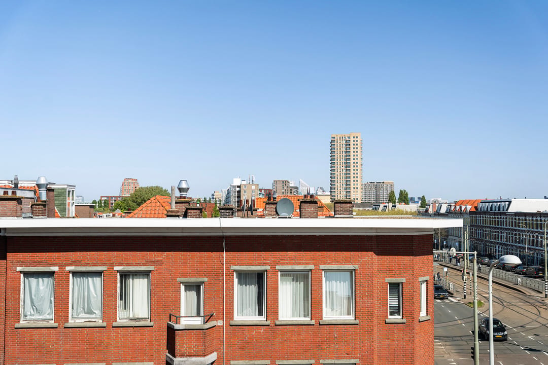 Spacious 4-Room Apartment with City Views, Terrace and Two Parking Spaces in Valkenboskwartier — 37