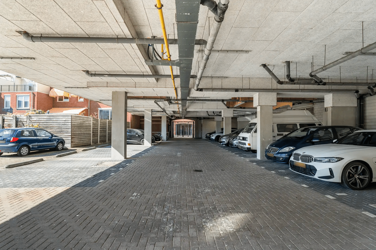 Spacious 4-Room Apartment with City Views, Terrace and Two Parking Spaces in Valkenboskwartier — 34