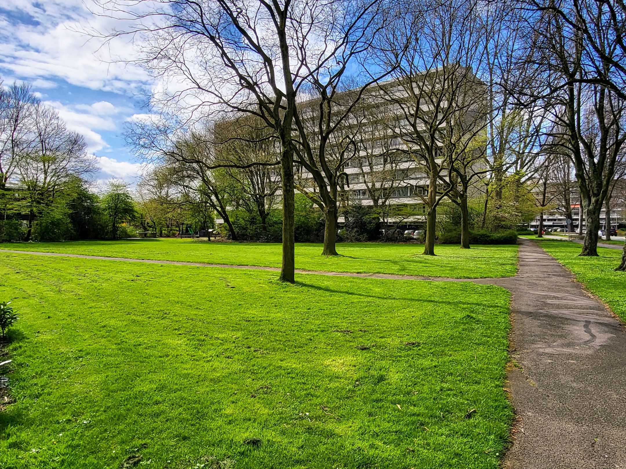 Spacious Apartment with Park View in Elsrijk — 15