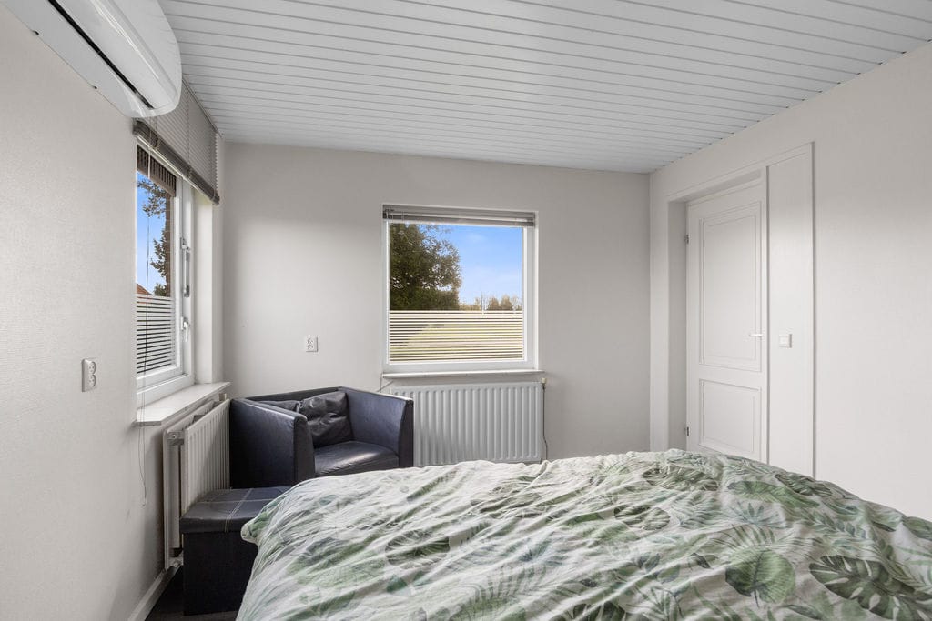 Rural Living with Spacious Plot and Outbuildings in Jubbega — 15