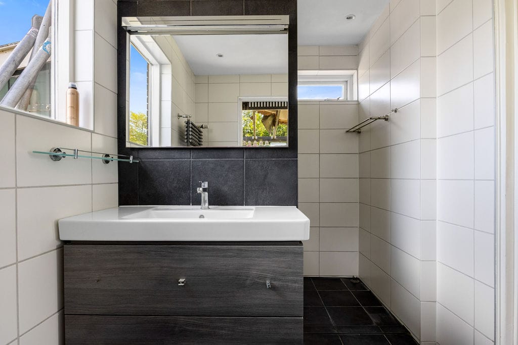 Rural Living with Spacious Plot and Outbuildings in Jubbega — 18