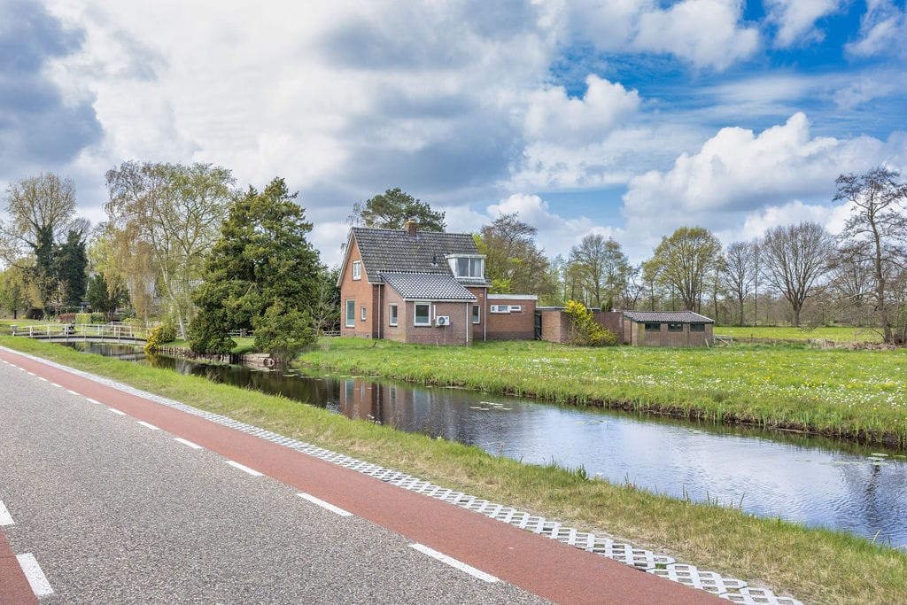 Rural Living with Spacious Plot and Outbuildings in Jubbega — 32