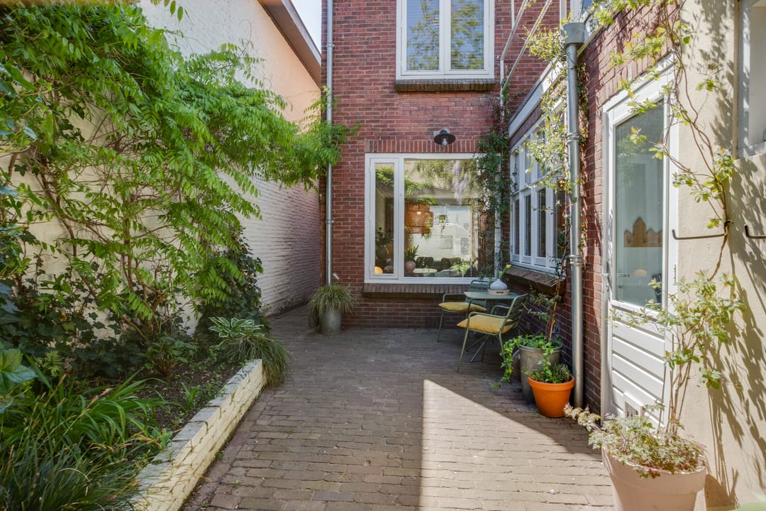 Characteristic 1930s Semi-Detached Home in Eindhoven City Center — 31