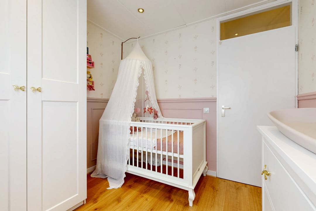 Move-in Ready Terraced Home with Sunroom and South-Facing Garden in Sliedrecht — 16