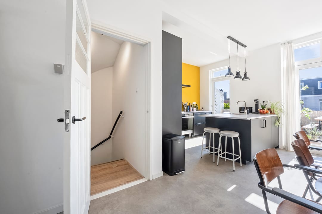 Spacious Upper Apartment with Sunny Rooftop Terrace in Central Haarlem — 23