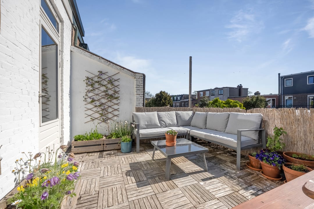 Spacious Upper Apartment with Sunny Rooftop Terrace in Central Haarlem — 17