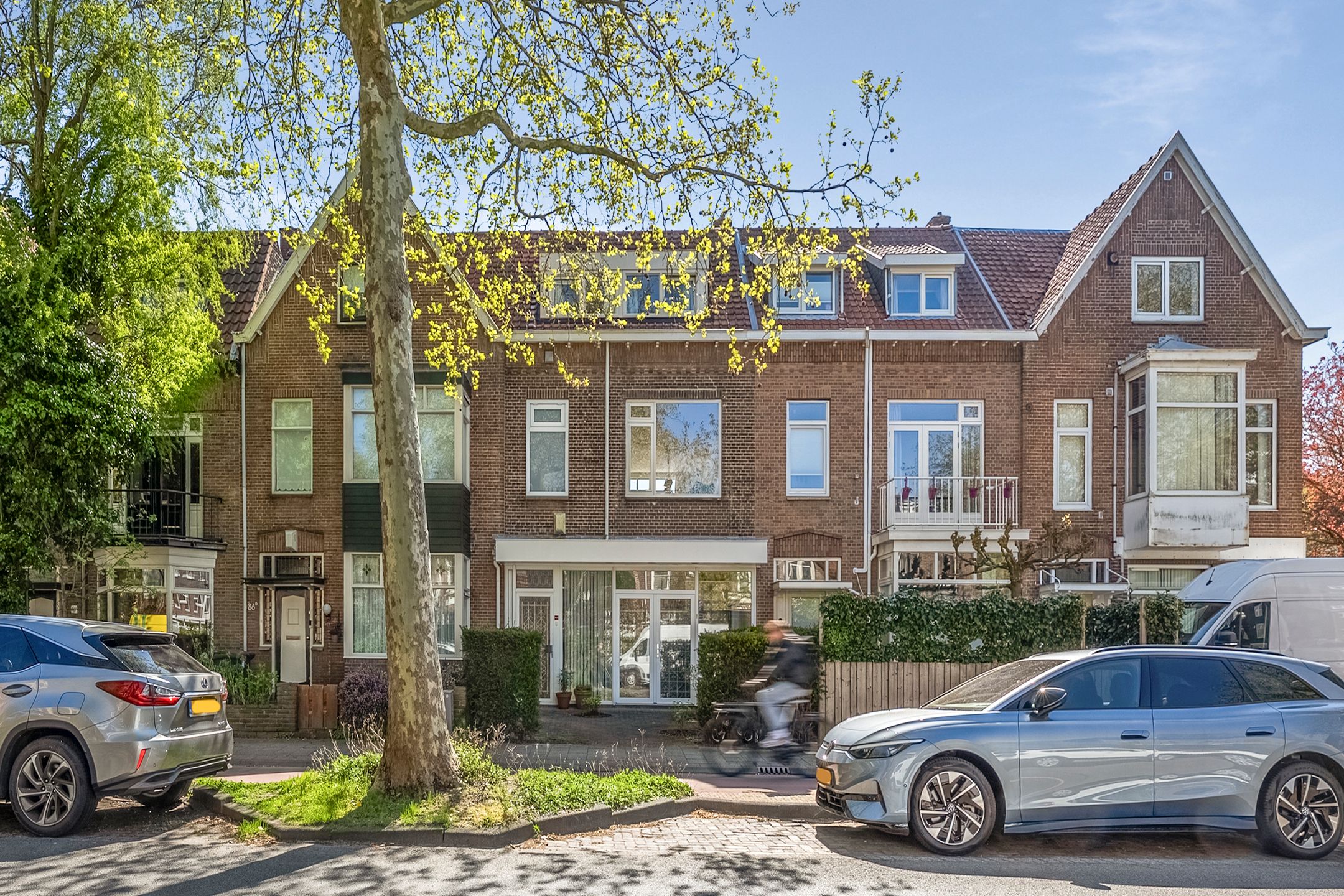 Spacious Upper Apartment with Sunny Rooftop Terrace in Central Haarlem — 39