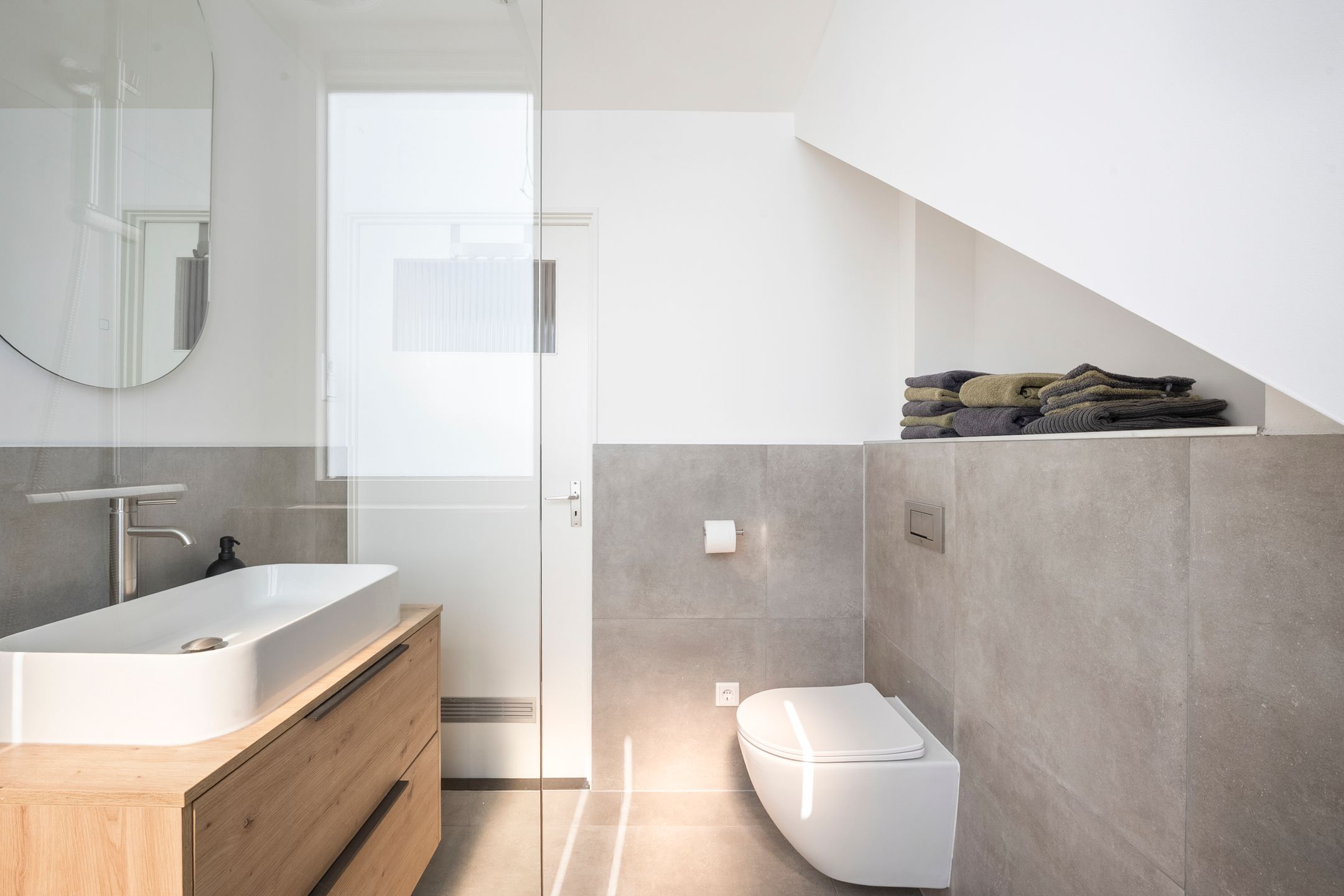 Spacious Upper Apartment with Sunny Rooftop Terrace in Central Haarlem — 33