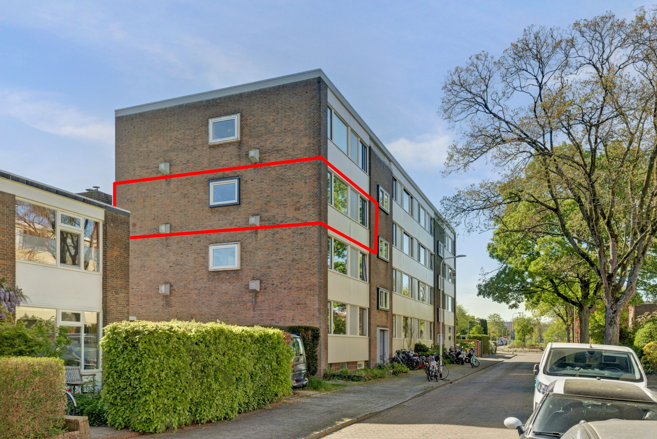 Renovated corner apartment with abundant natural light in sought-after Nijmegen neighbourhood — 27