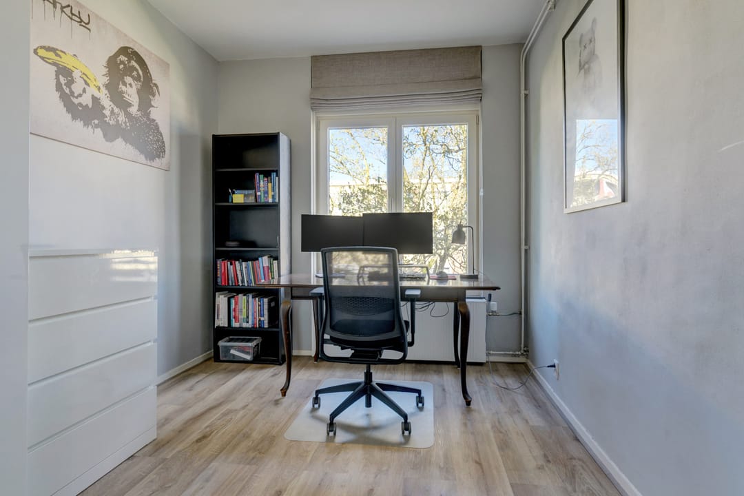Renovated corner apartment with abundant natural light in sought-after Nijmegen neighbourhood — 17