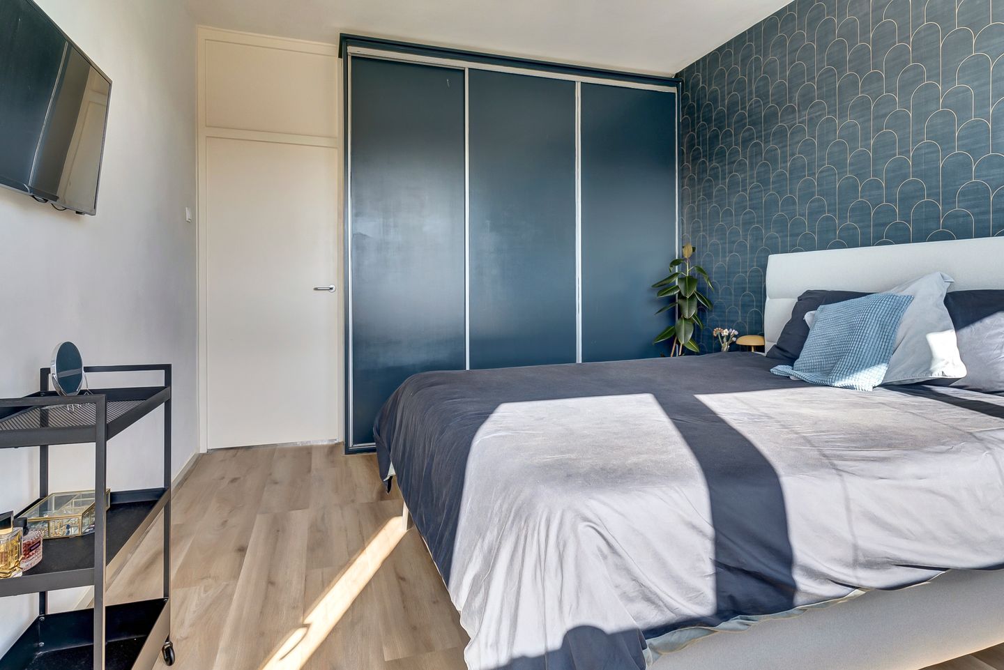 Renovated corner apartment with abundant natural light in sought-after Nijmegen neighbourhood — 14
