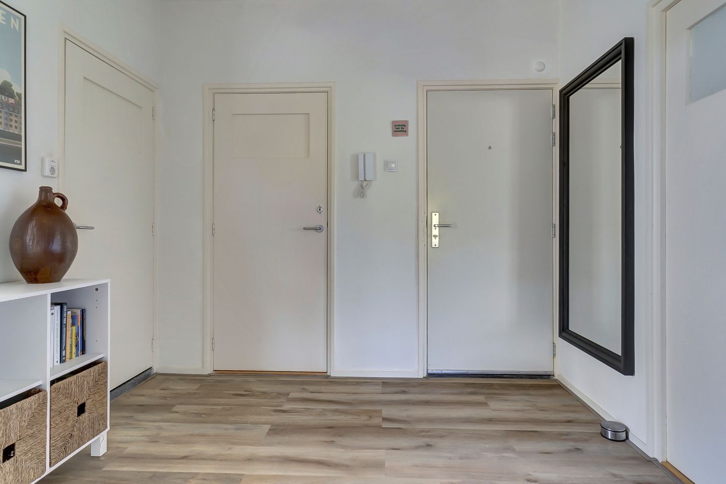 Renovated corner apartment with abundant natural light in sought-after Nijmegen neighbourhood — 19