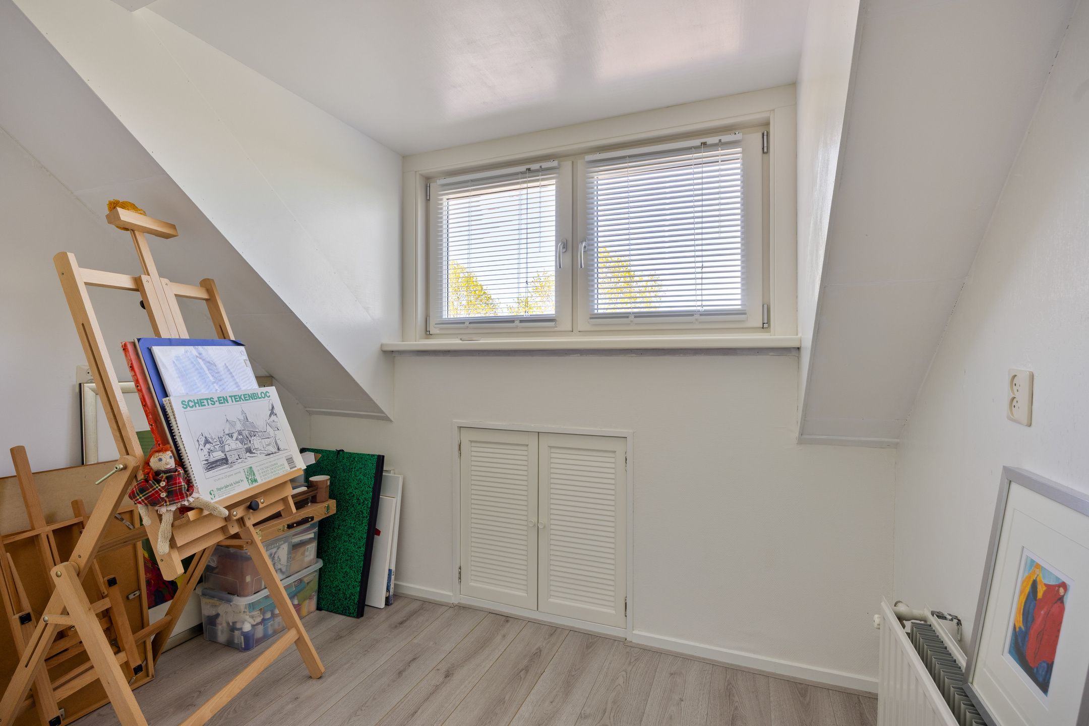 Spacious Family Home with Garage and Sunny Garden in Vijfhuizen — 30