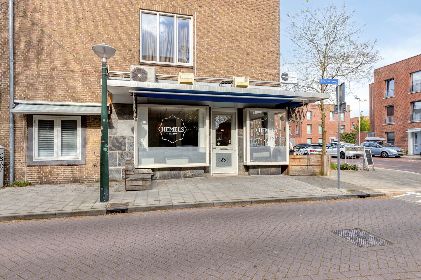Bekijk foto 2 van Korianderstraat 36