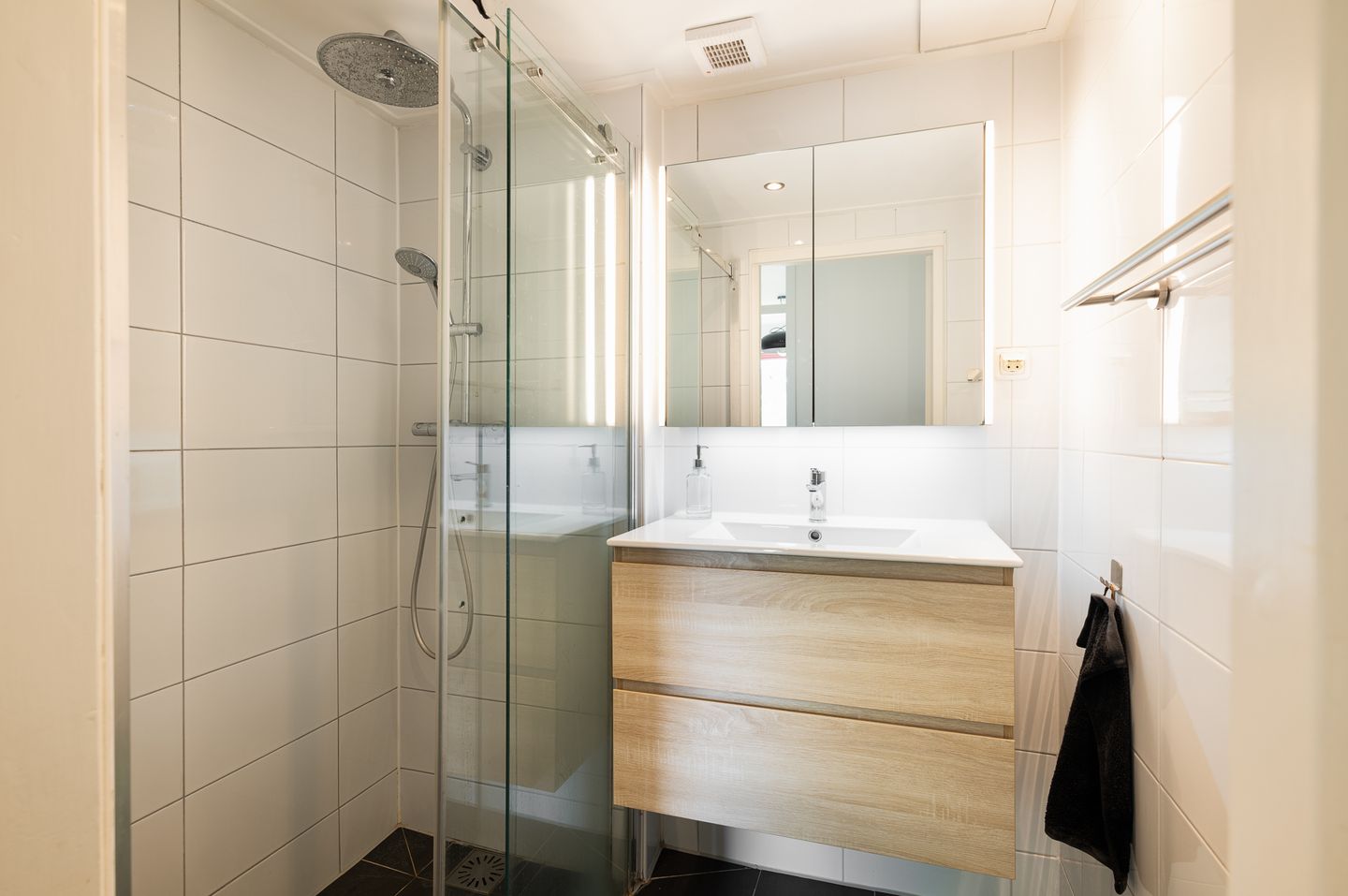 Spacious 4-room apartment with south-facing balcony in quiet Amsterdam-Noord — 19
