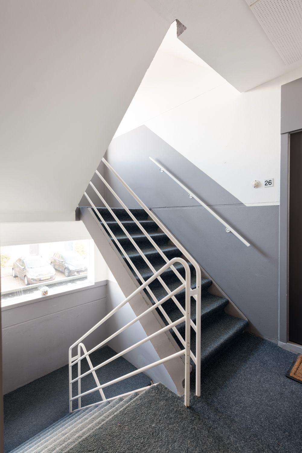 Spacious 4-room apartment with south-facing balcony in quiet Amsterdam-Noord — 26