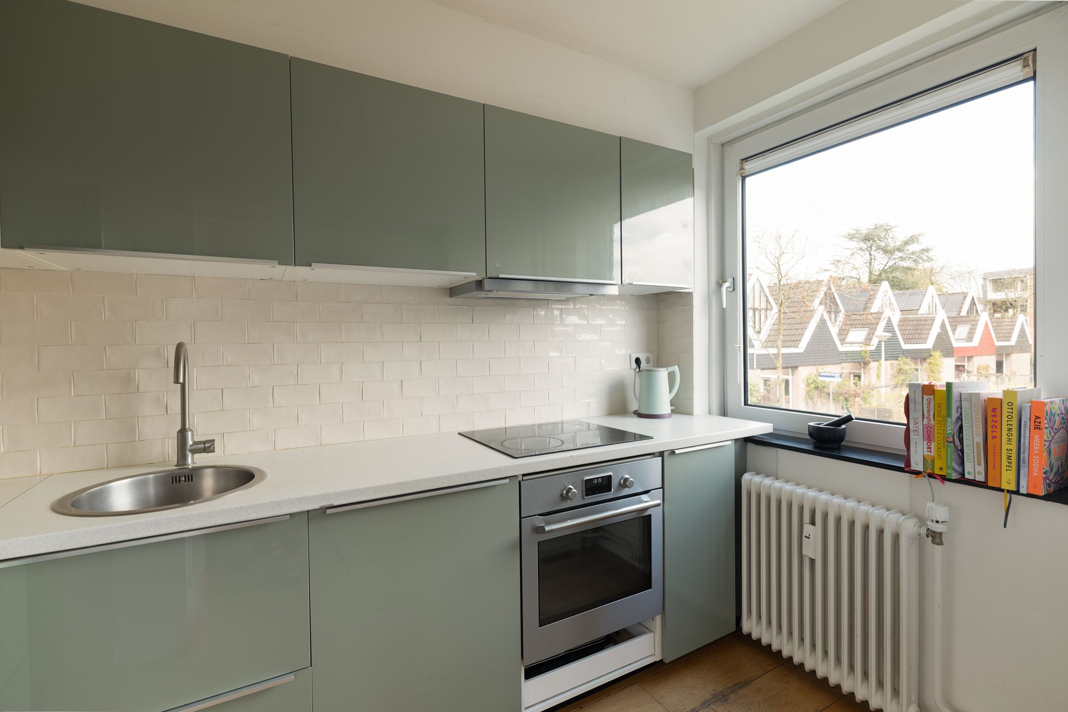 Spacious 4-room apartment with south-facing balcony in quiet Amsterdam-Noord — 12