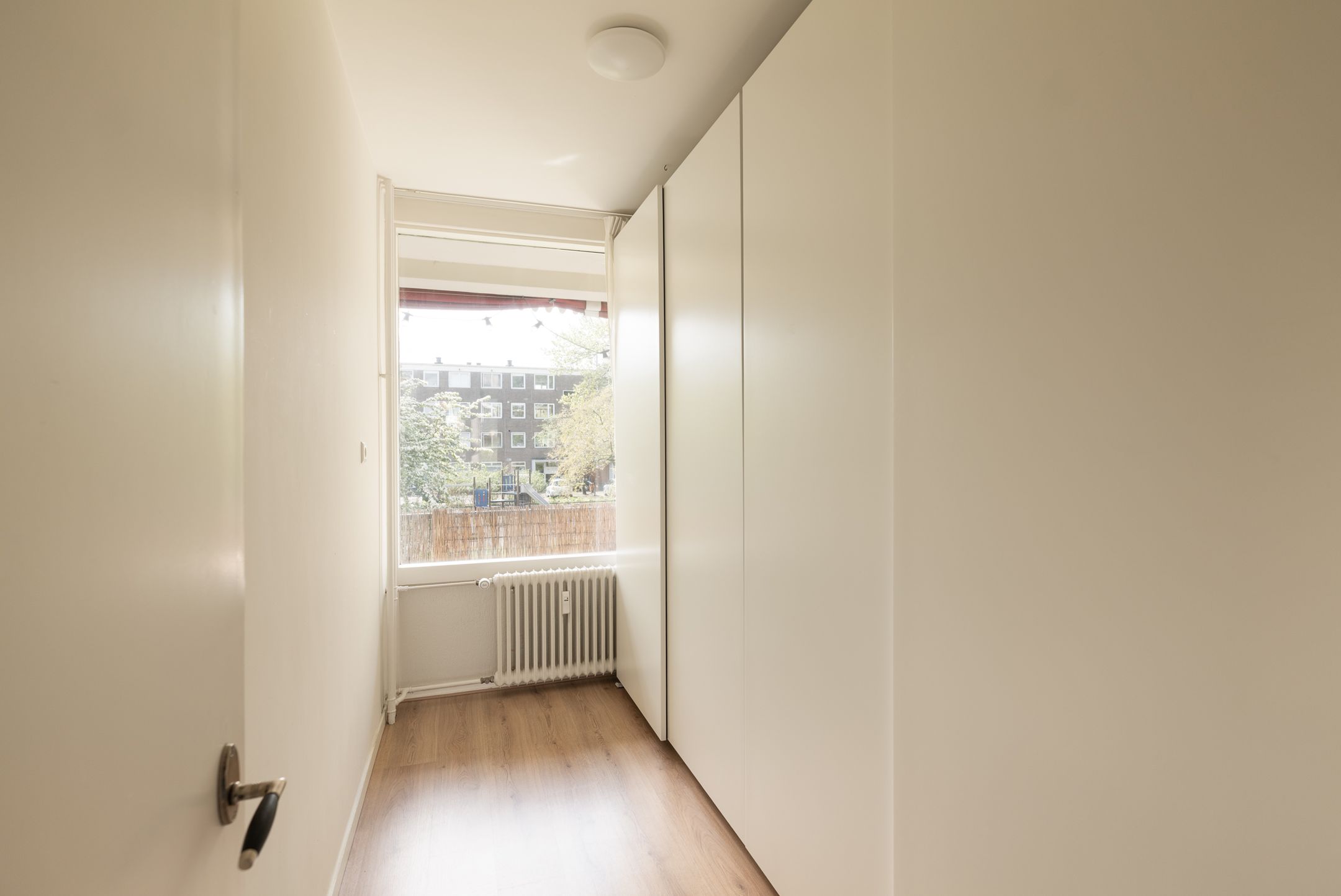 Spacious 4-room apartment with south-facing balcony in quiet Amsterdam-Noord — 18