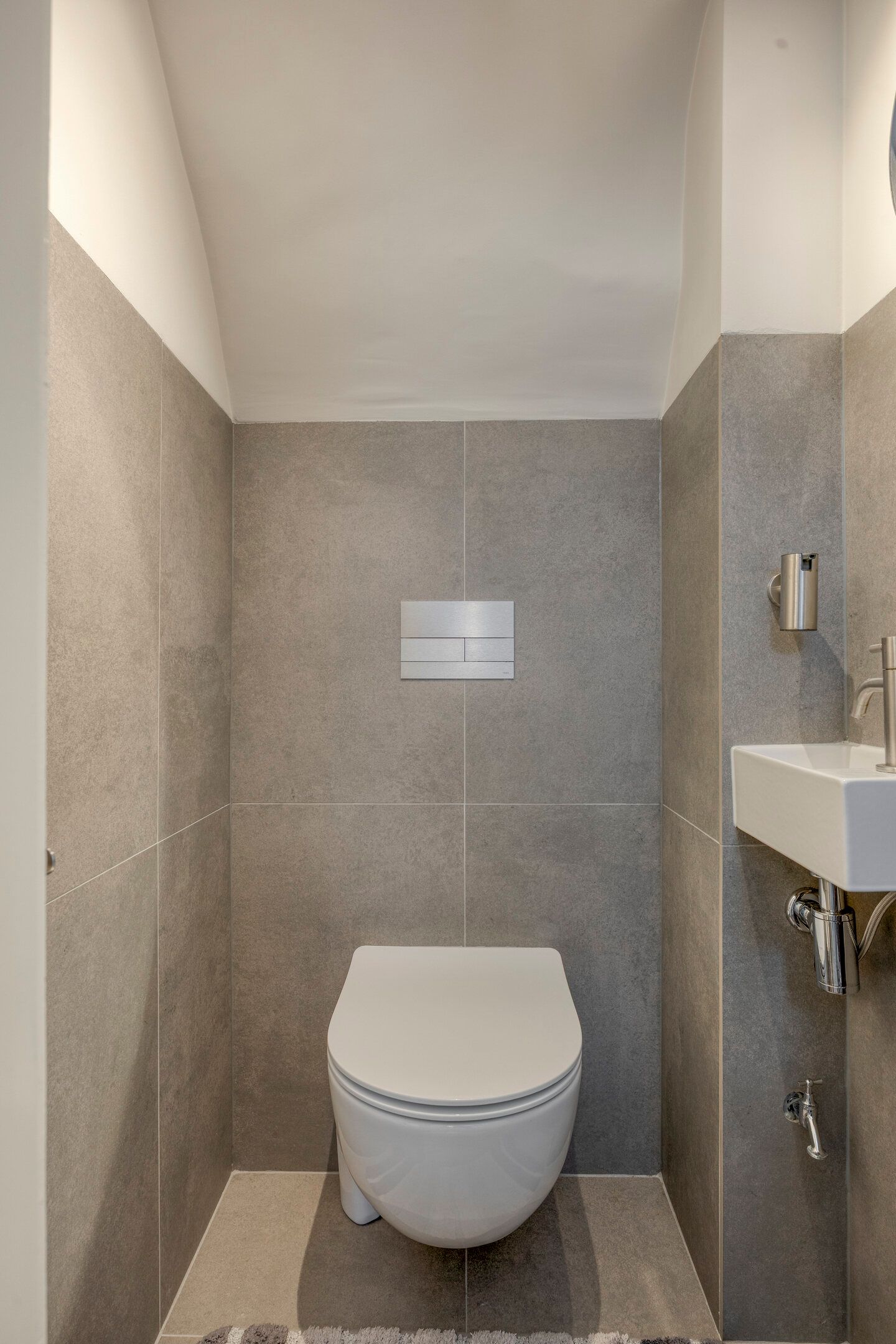 Stylish and Fully Renovated Family Home with Sunny Garden in Popular Haarlem Neighborhood — 14