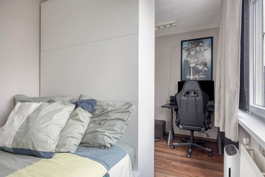 Stylish and Fully Renovated Family Home with Sunny Garden in Popular Haarlem Neighborhood — 22