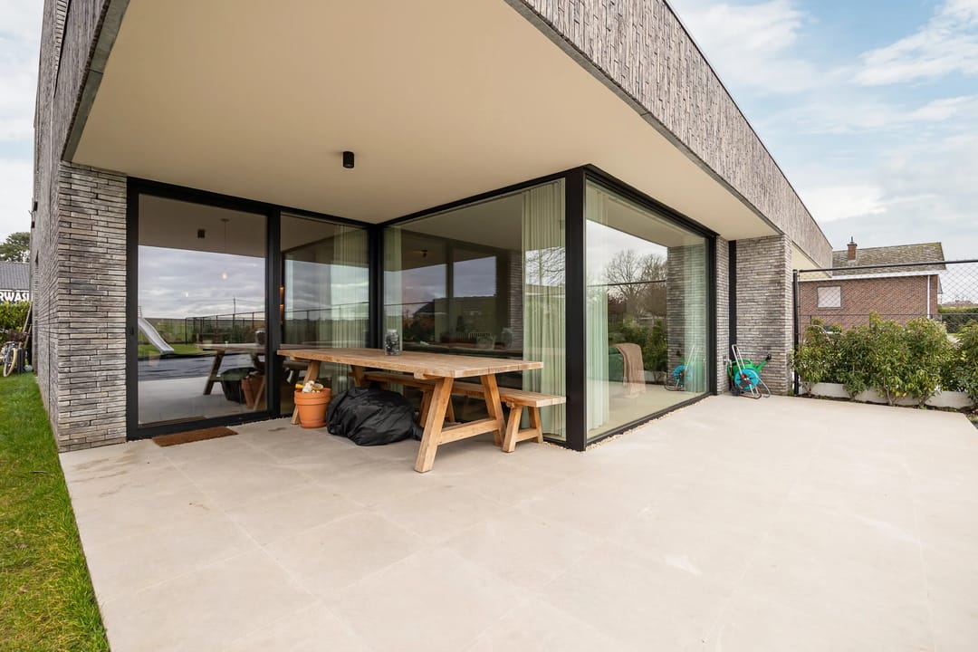 Stijlvolle nieuwbouw 2-onder-1-kapwoning nabij Nederlands grens met A-label en ruime tuin — 23