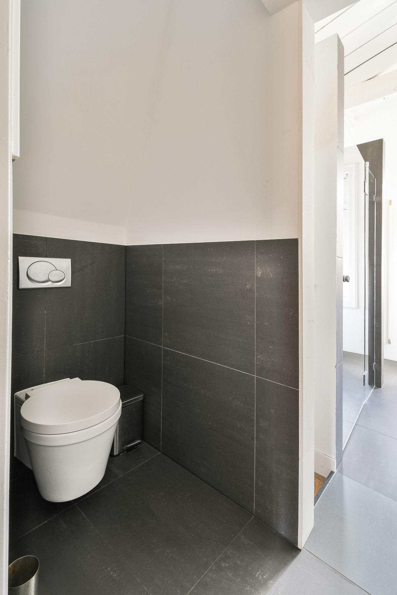 Spacious Townhouse with Six Bedrooms Opposite Vondelpark — 29