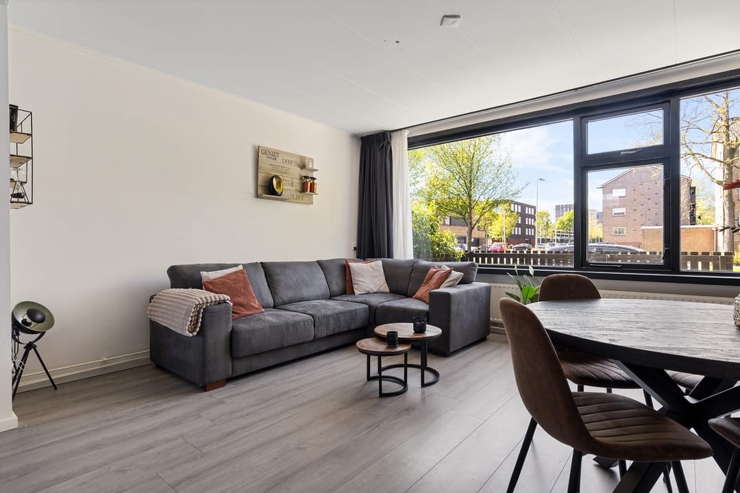 Ground floor apartment with 3 bedrooms and two gardens in Alphen aan den Rijn — 13