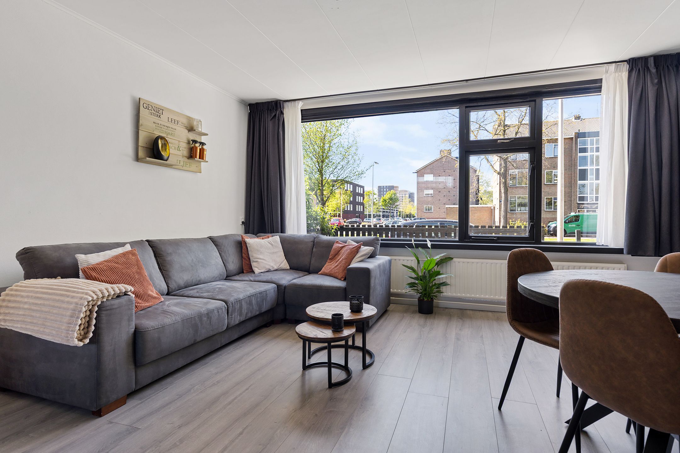 Ground floor apartment with 3 bedrooms and two gardens in Alphen aan den Rijn — 12