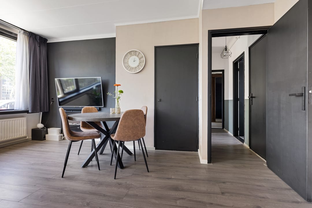 Ground floor apartment with 3 bedrooms and two gardens in Alphen aan den Rijn — 17