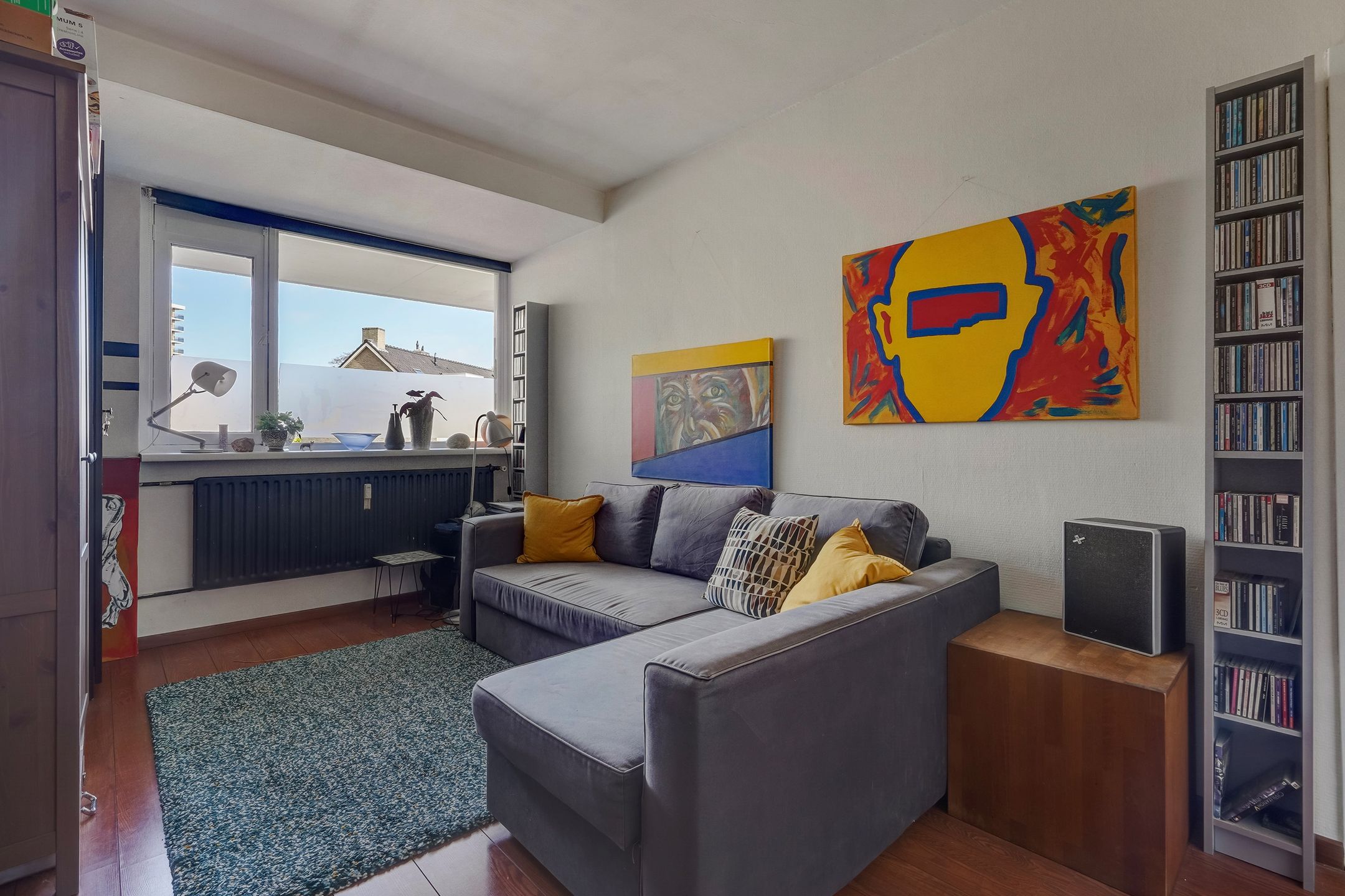Spacious corner apartment with sunny south-facing balconies in Rijswijk — 39