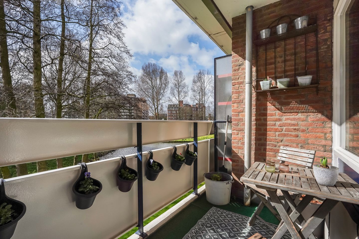 Spacious corner apartment with sunny south-facing balconies in Rijswijk — 29