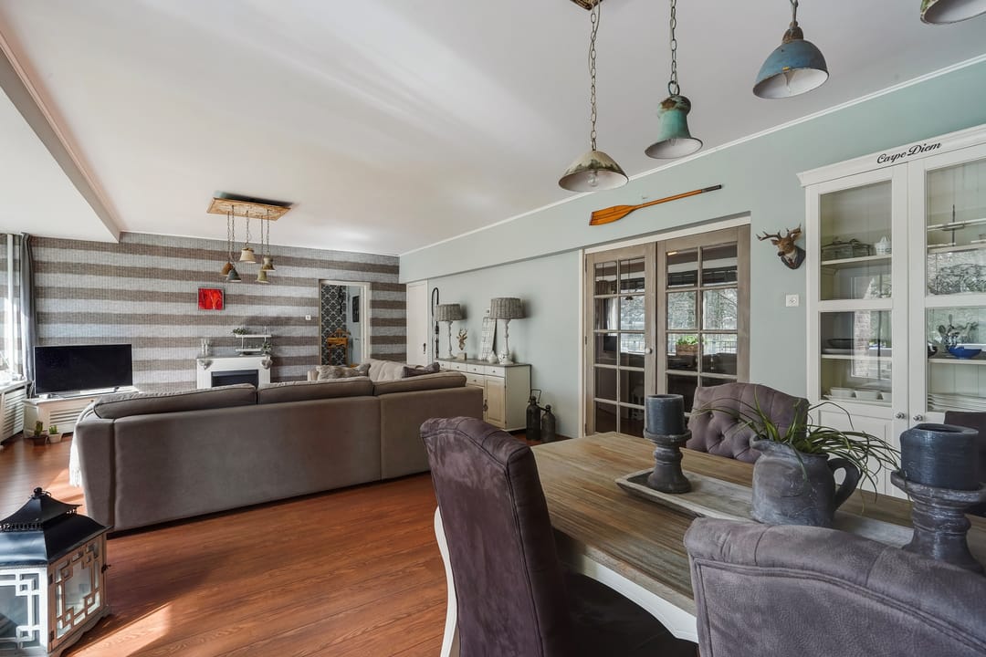 Spacious corner apartment with sunny south-facing balconies in Rijswijk — 23