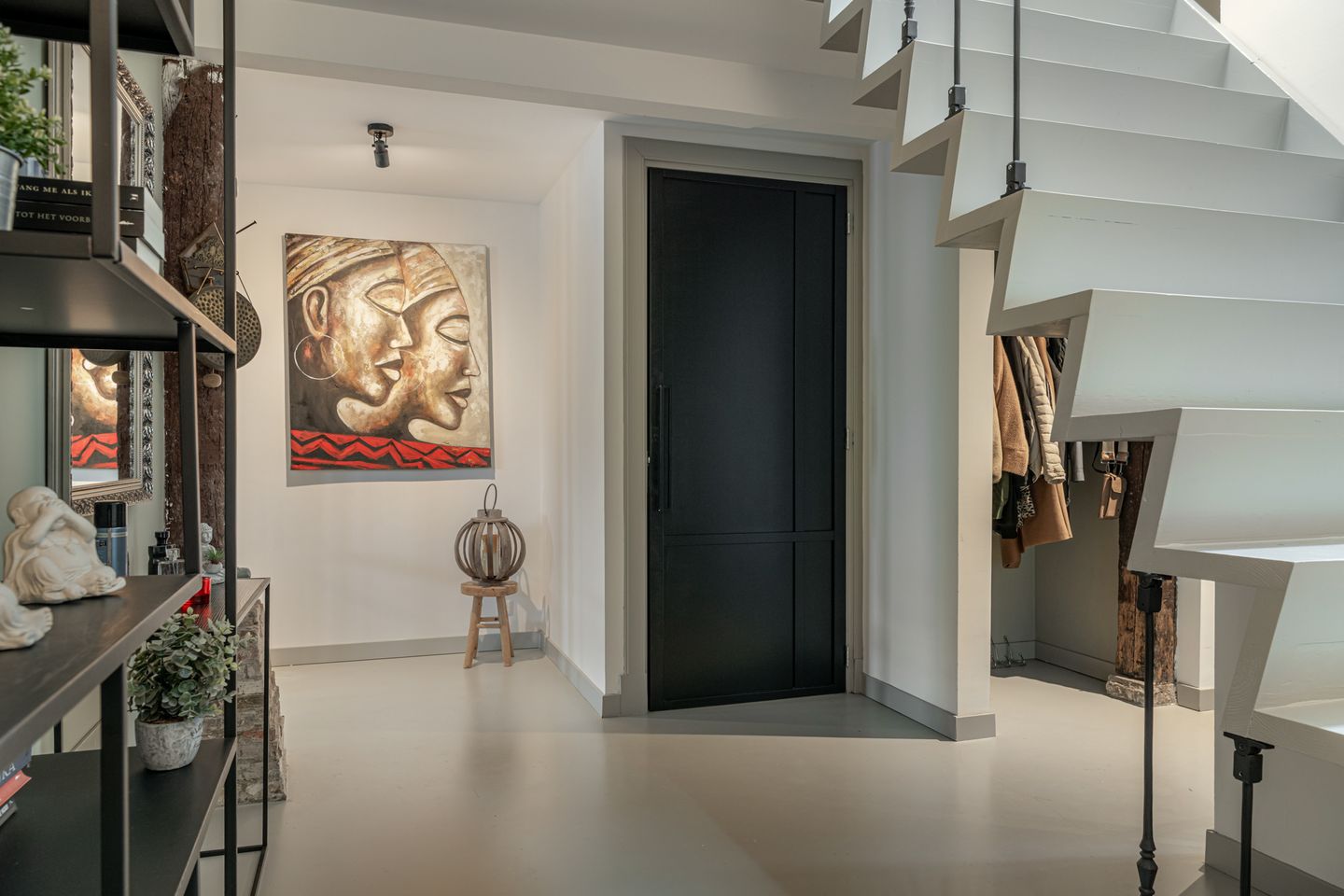 Renovated Farmhouse with Water Views in Augustinusga — 29