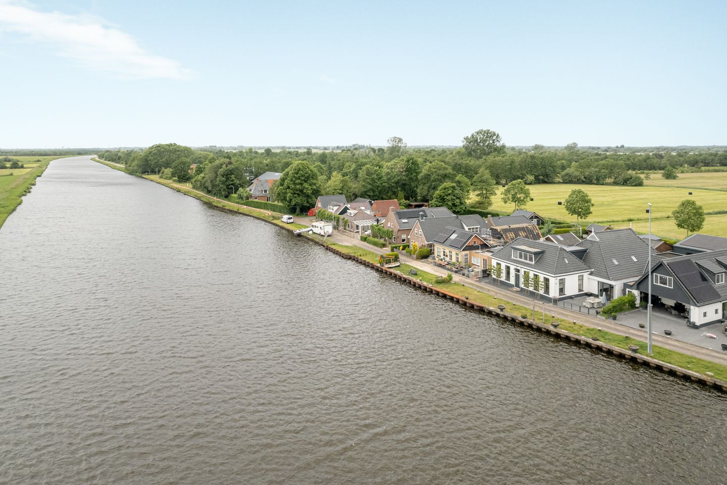 Renovated Farmhouse with Water Views in Augustinusga — 50