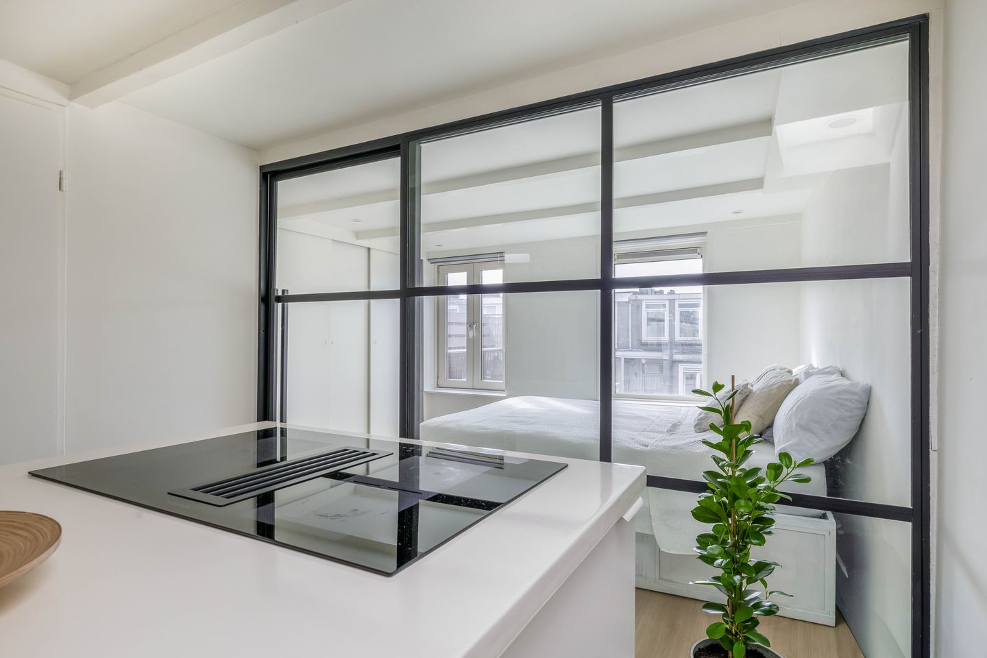Renovated Fourth-Floor Apartment with Rooftop Terrace in De Pijp — 20