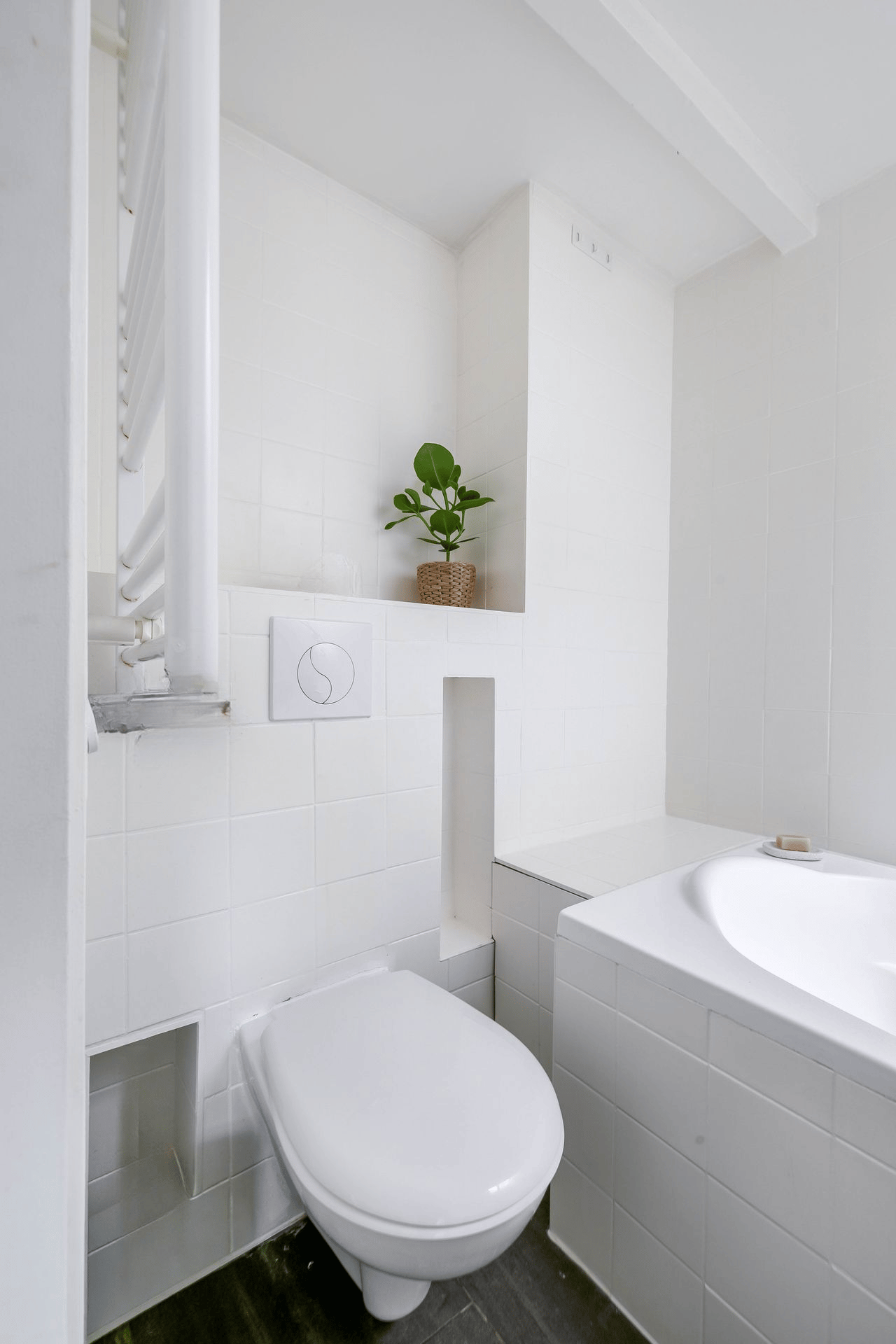 Renovated Fourth-Floor Apartment with Rooftop Terrace in De Pijp — 24