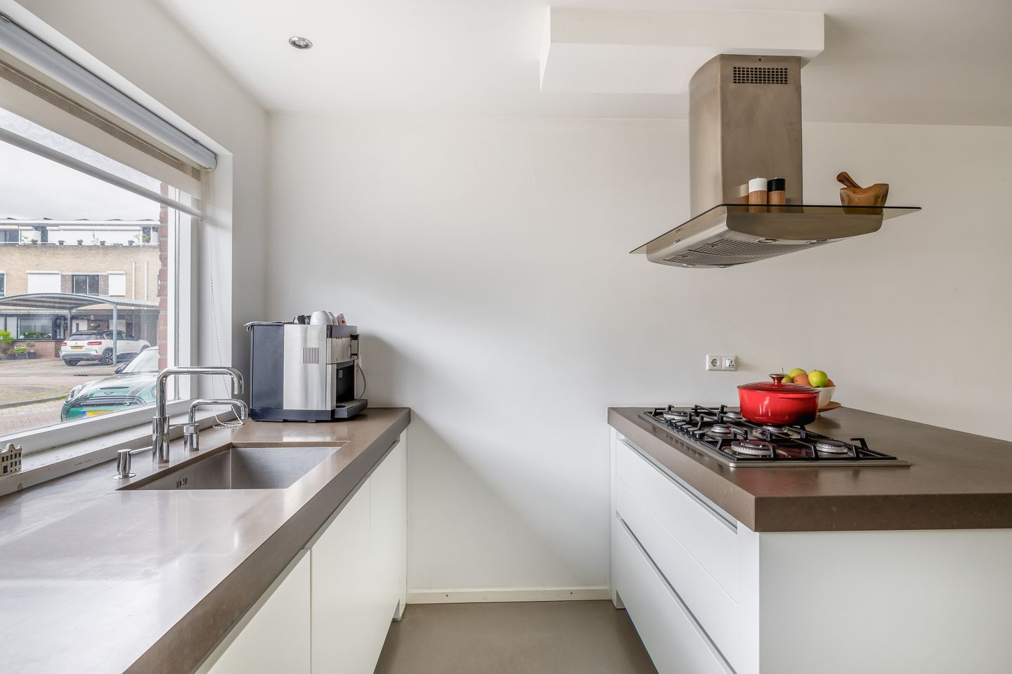Photo 14 of Damhertstraat 32