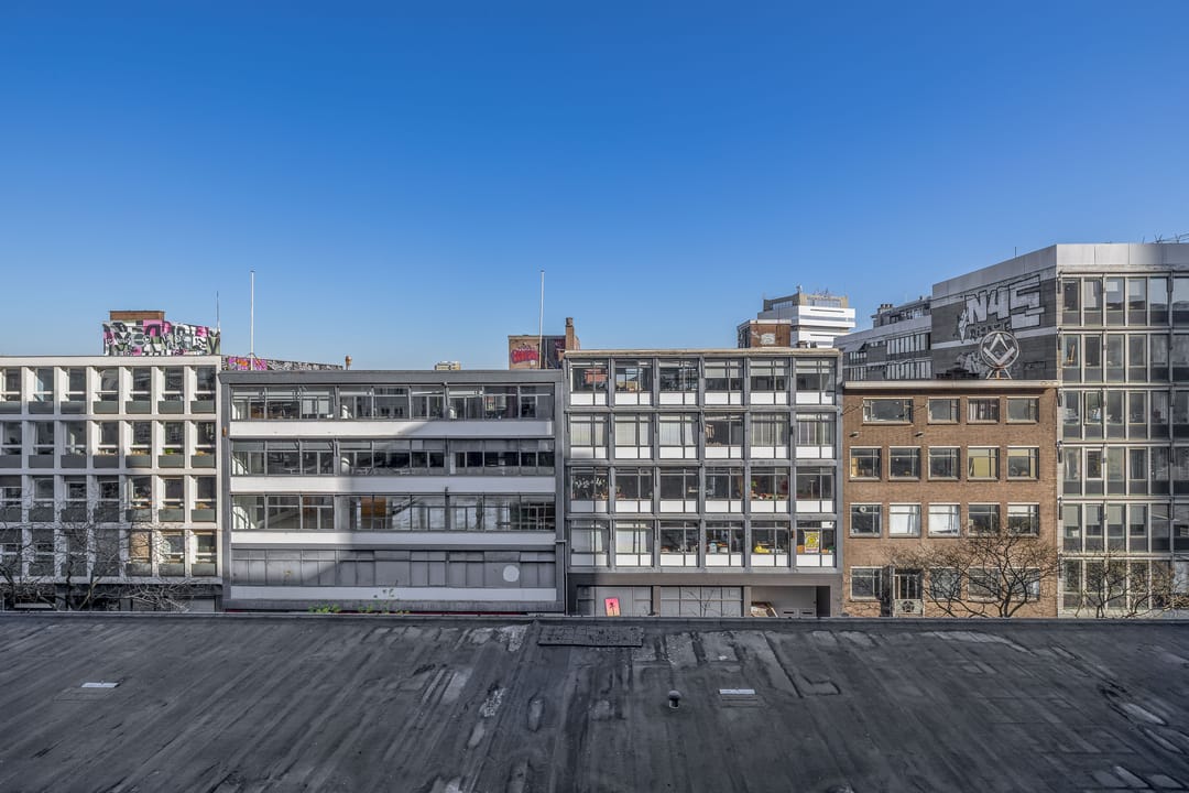 Central Rotterdam apartment with panoramic city views and south-facing balcony — 32