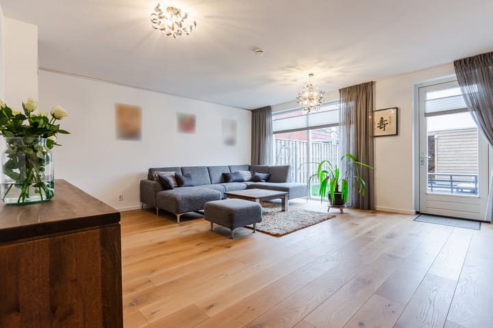 Photo 2 of M. Kropholler-Staalstraat 9