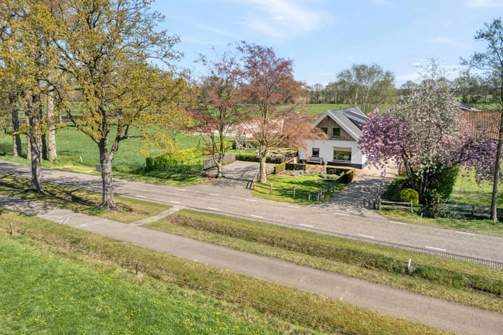 Photo 2 of Rheezerweg 72