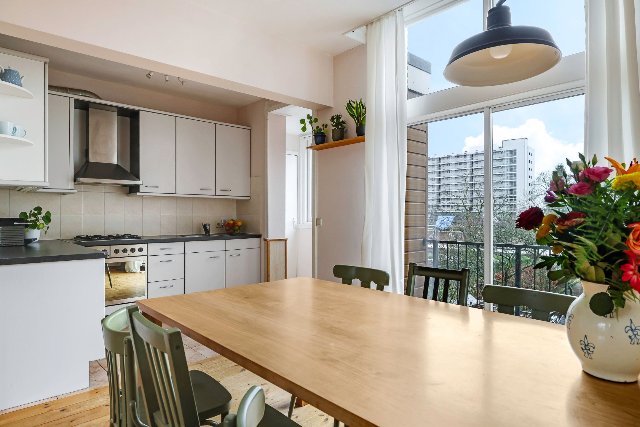 Photo 12 of Alexanderstraat 44