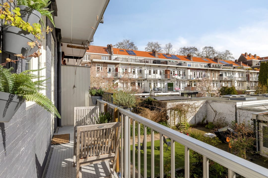 Elegant Renovated Apartment with Water Views — 26