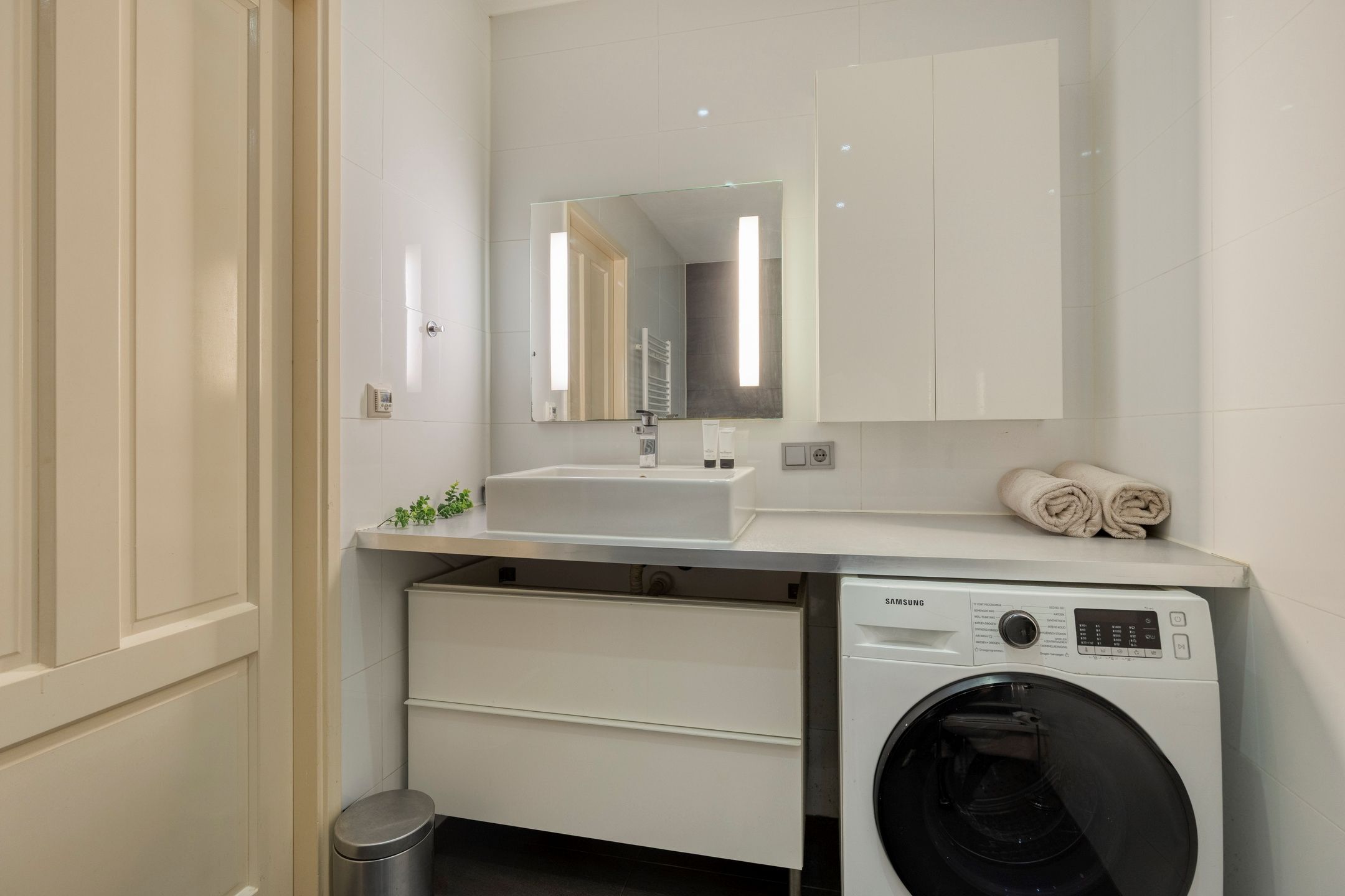 Elegant Renovated Apartment with Water Views — 21