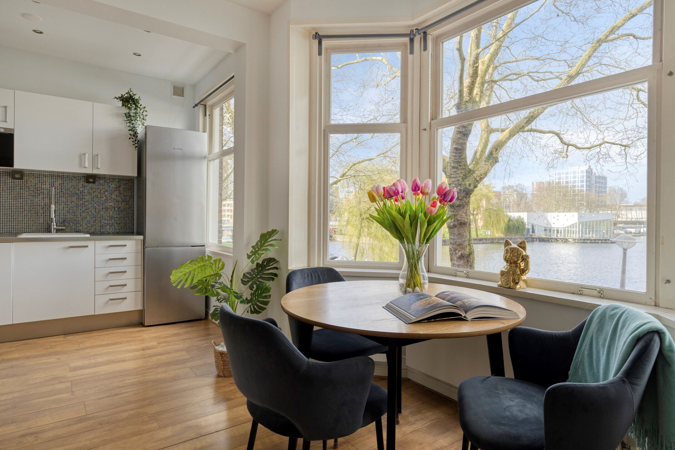 Elegant Renovated Apartment with Water Views — 12